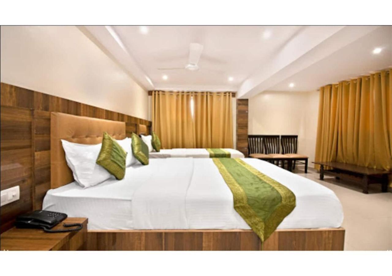 Rk Hotel-Near Grant Road Railway Station مومباي المظهر الخارجي الصورة