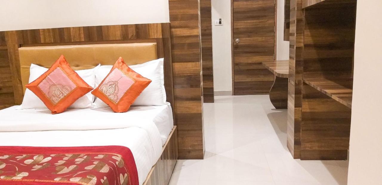 Rk Hotel-Near Grant Road Railway Station مومباي المظهر الخارجي الصورة