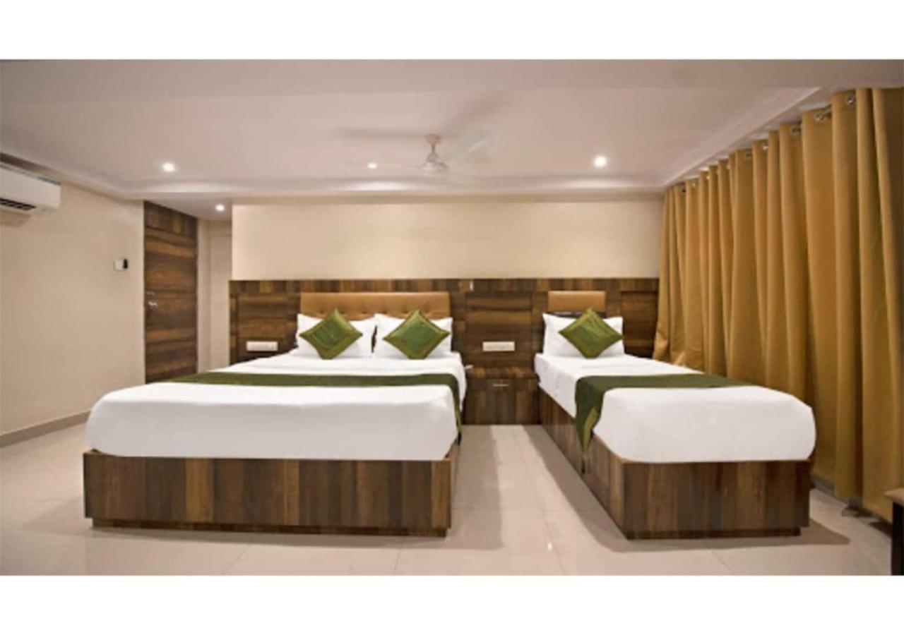 Rk Hotel-Near Grant Road Railway Station مومباي المظهر الخارجي الصورة