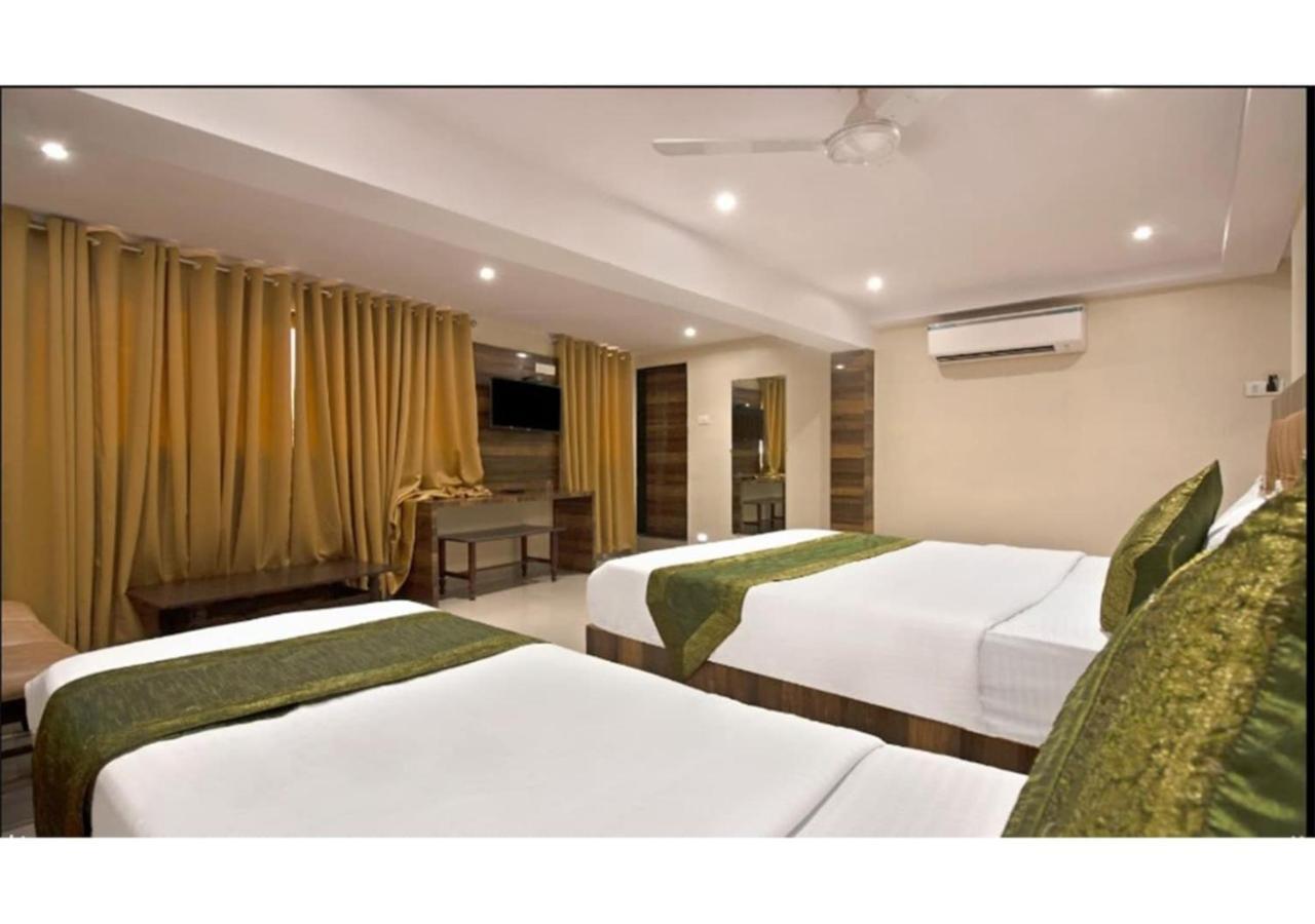 Rk Hotel-Near Grant Road Railway Station مومباي المظهر الخارجي الصورة
