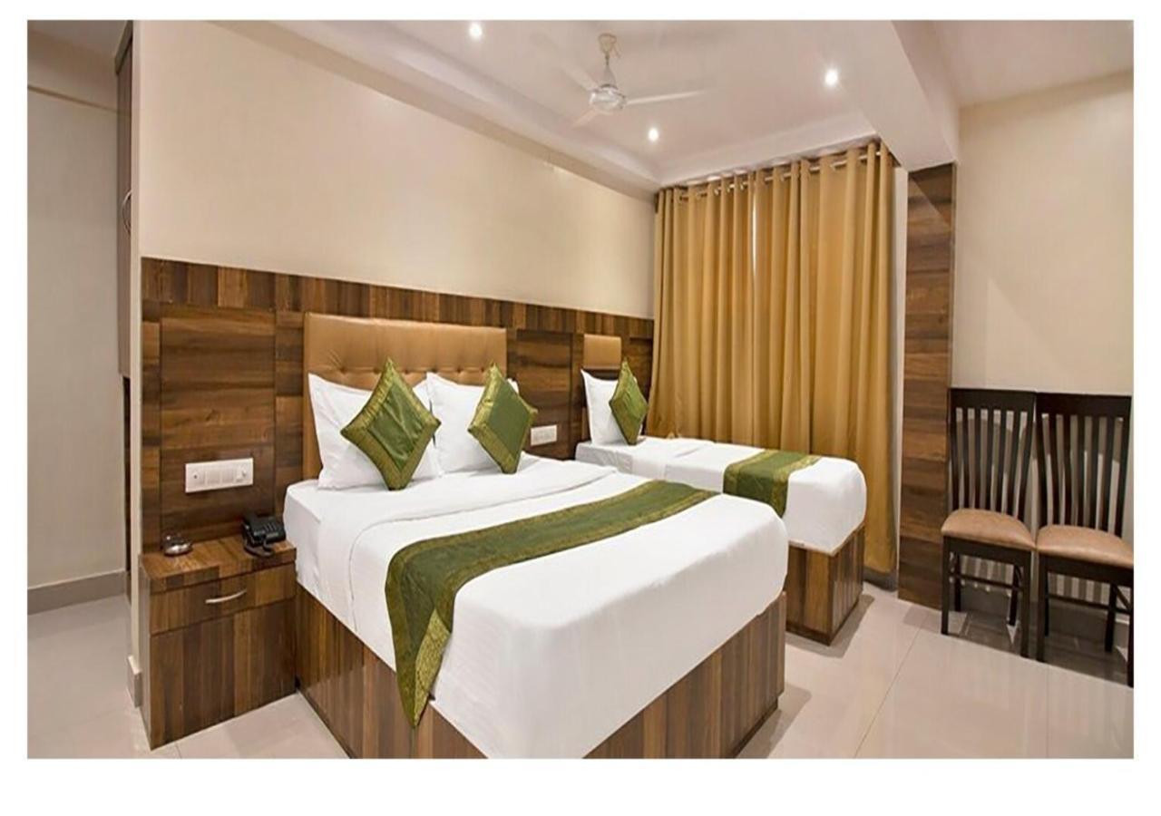Rk Hotel-Near Grant Road Railway Station مومباي المظهر الخارجي الصورة